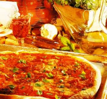 Tomaten-Basilikum-Pizza